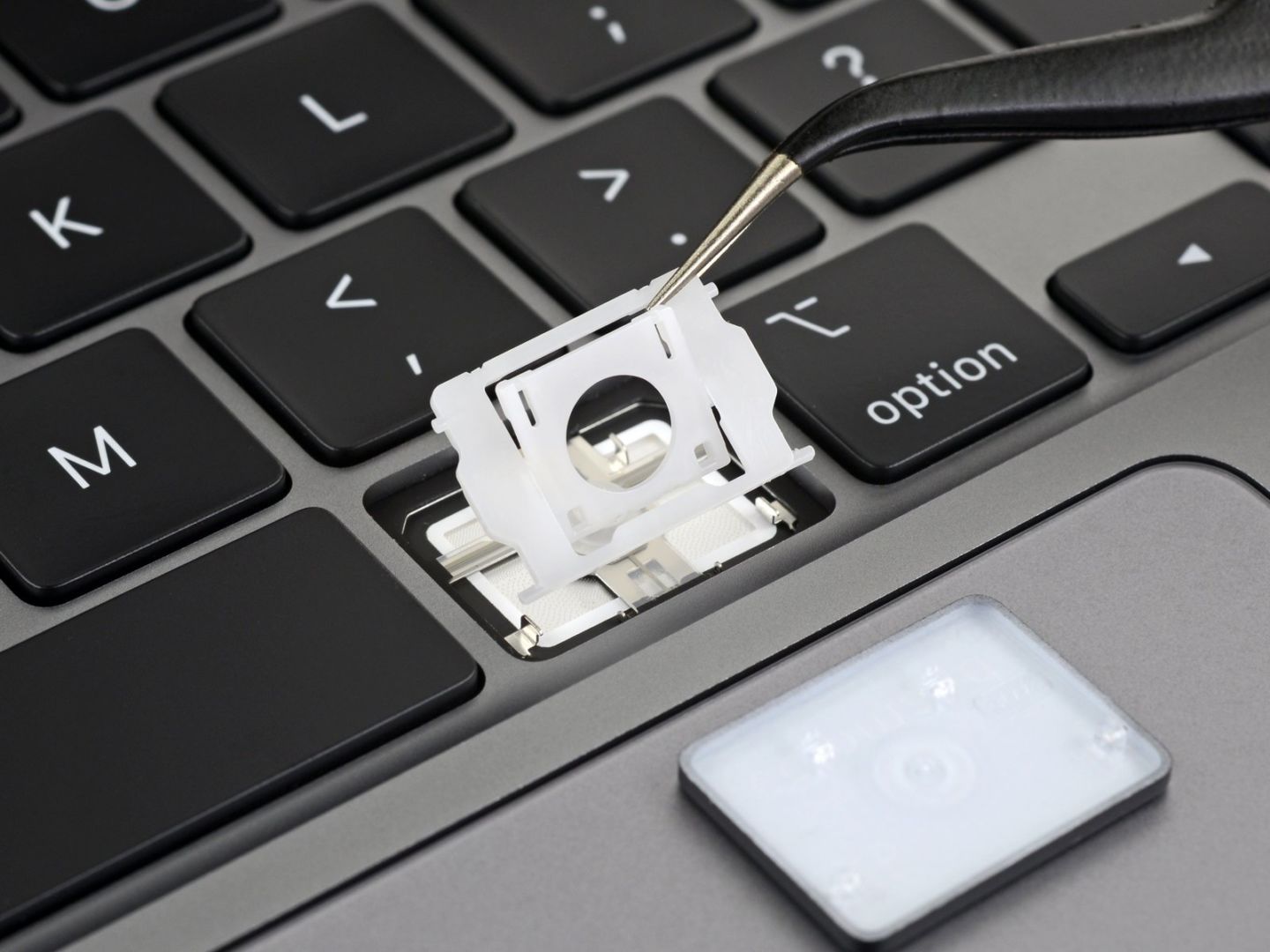 MacBook-Pro-scissor-switch-1440x1080